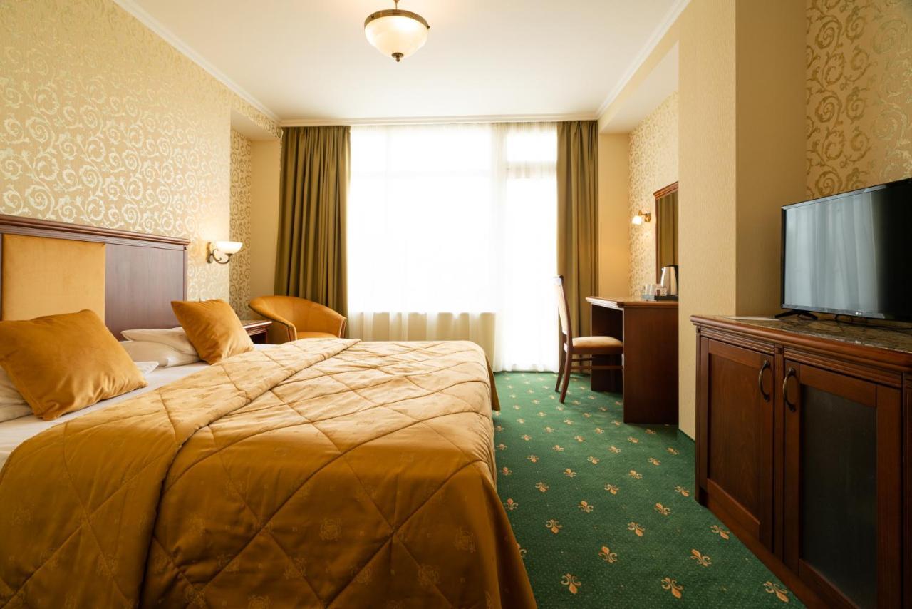 Elizabeth Hotel Gyula Exteriör bild