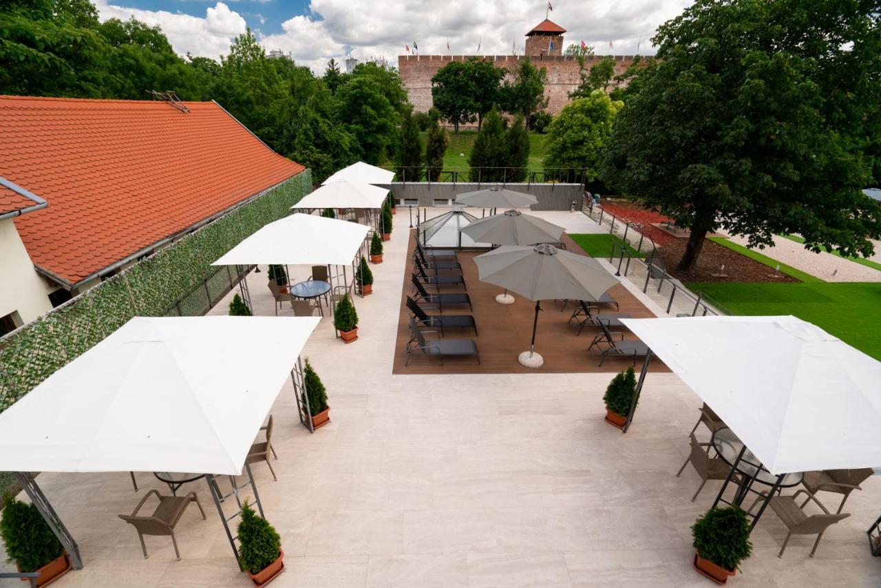Elizabeth Hotel Gyula Exteriör bild