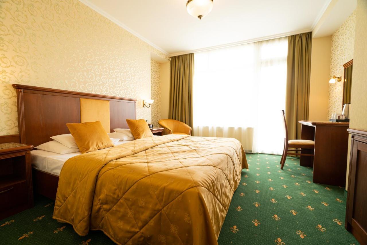 Elizabeth Hotel Gyula Exteriör bild