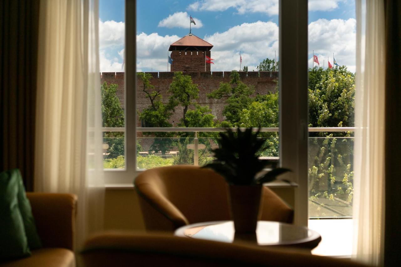 Elizabeth Hotel Gyula Exteriör bild