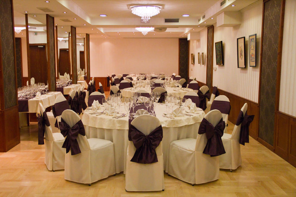 Elizabeth Hotel Gyula Exteriör bild