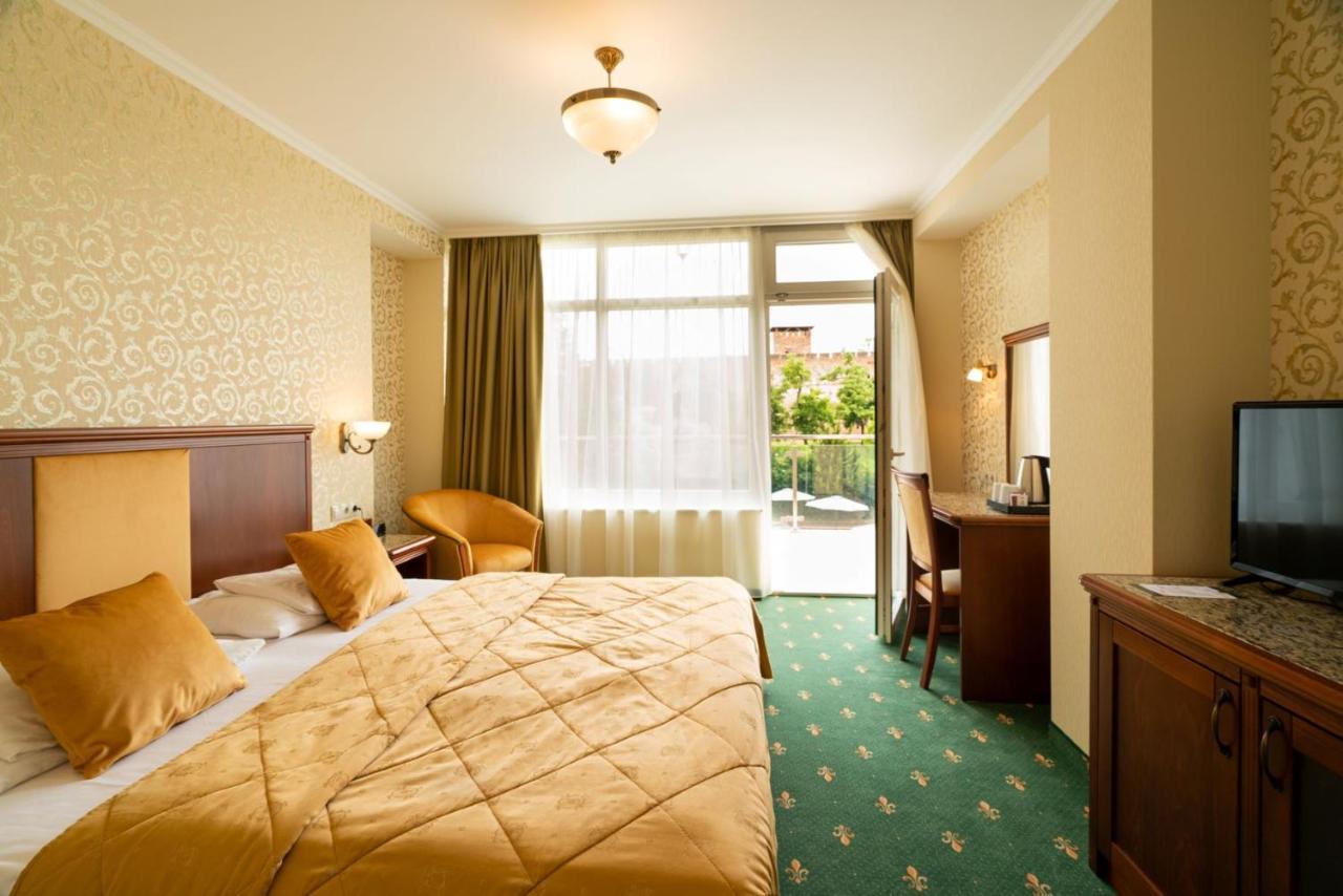 Elizabeth Hotel Gyula Exteriör bild
