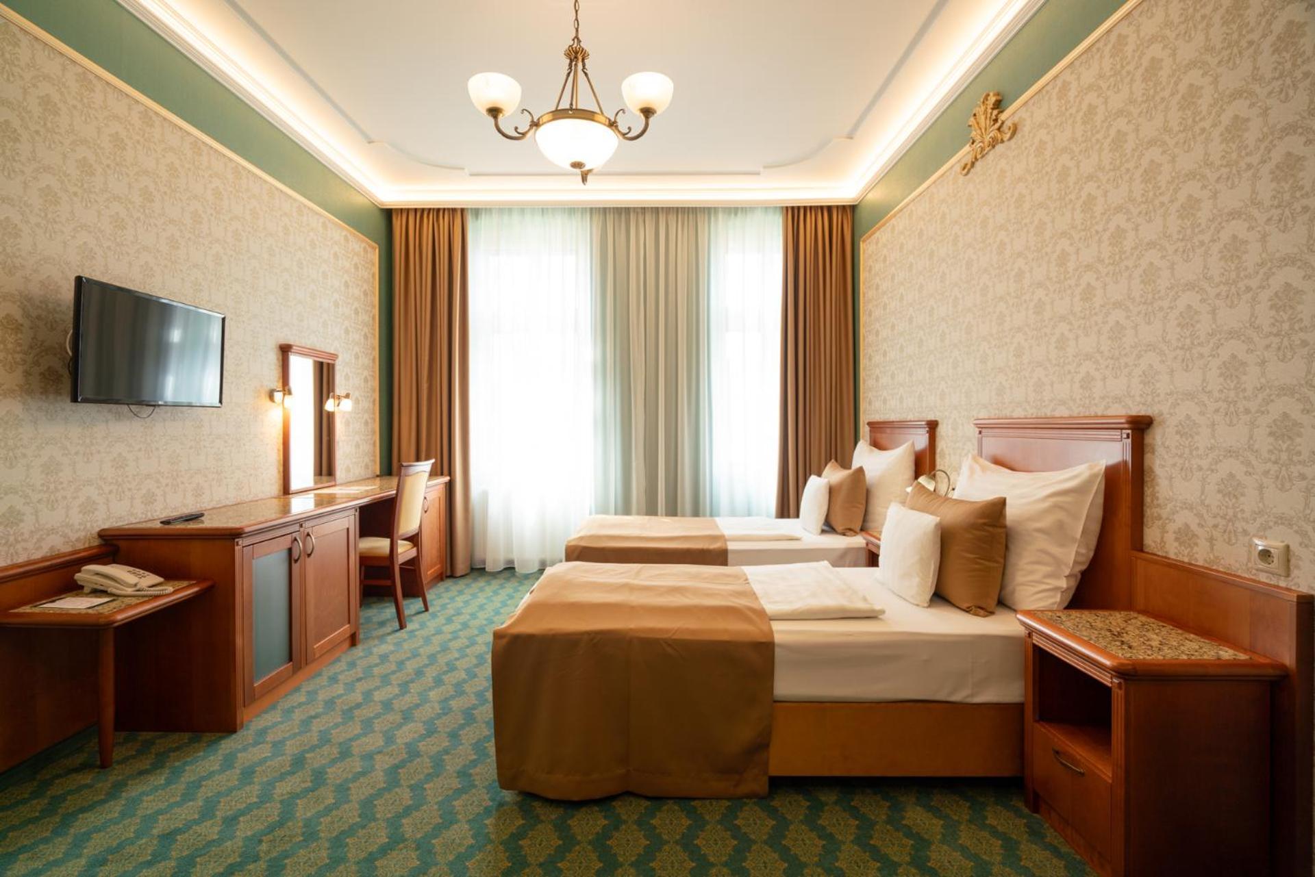 Elizabeth Hotel Gyula Exteriör bild