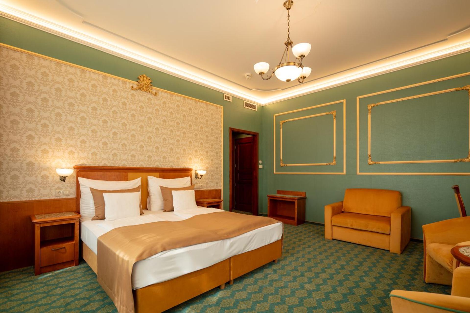 Elizabeth Hotel Gyula Exteriör bild