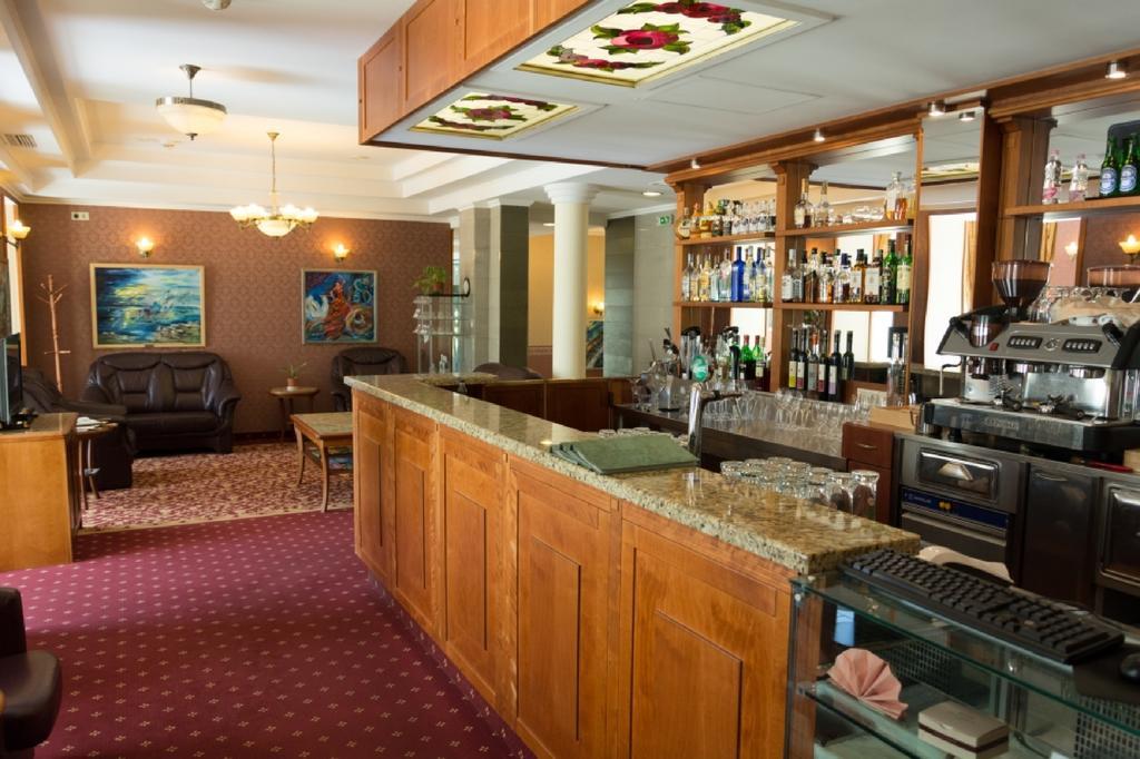 Elizabeth Hotel Gyula Exteriör bild